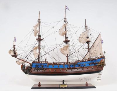 Model Ship Traditional Antique Goto Predestination Blue Black Cream Off-White