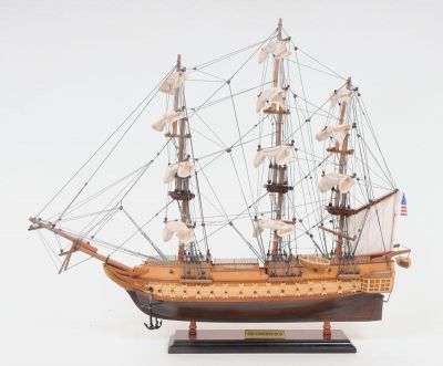 Small Model Ship USS Constitution OM-216
