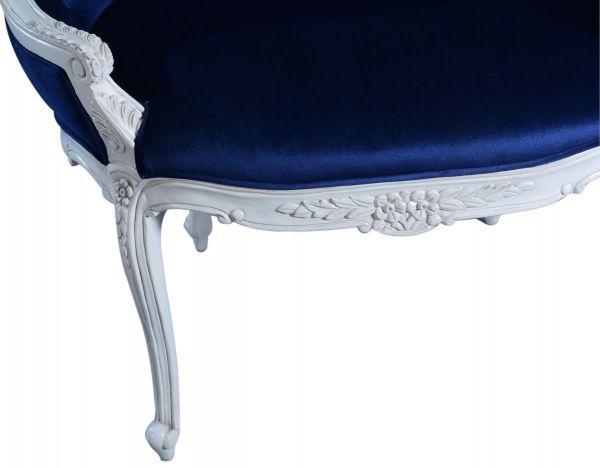 Settee Caroline Hand-Carved Wood Venetian White Tufted Blue Velvet Upholstery