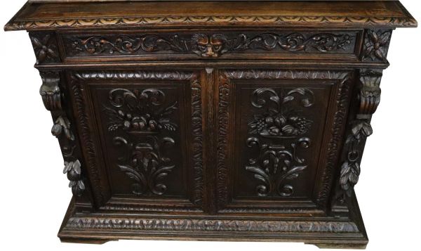 Buffet Antique 1880 Hunting Renaissance Carved Oak Glass 4-Door 1-Drawer