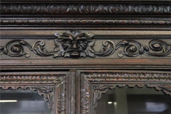 Buffet Antique 1880 Hunting Renaissance Carved Oak Glass 4-Door 1-Drawer