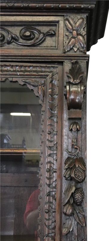 Buffet Antique 1880 Hunting Renaissance Carved Oak Glass 4-Door 1-Drawer