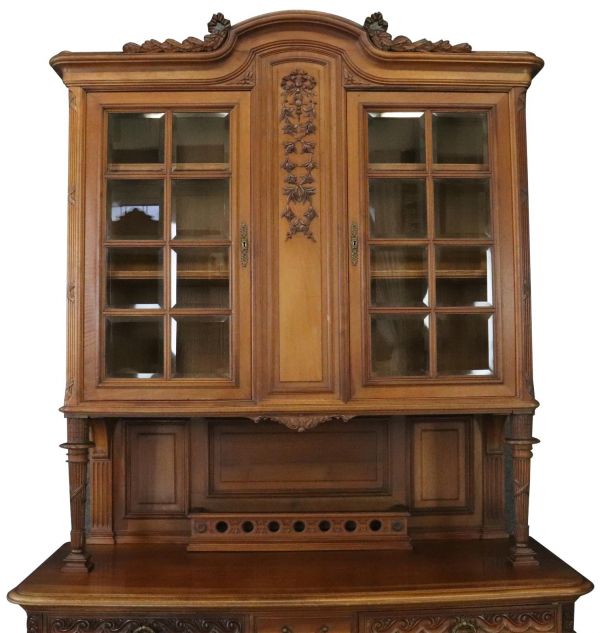 Buffet Louis XVI Antique French Walnut 1900 Glass Doors Pretty Carvings