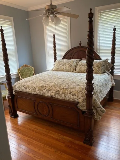 Spiral Four Poster King Bed in Mahogany